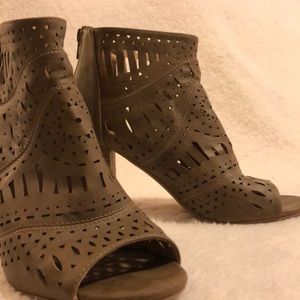 Tan leather open toed zip-up ankle boots